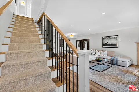 a view of entryway and hall