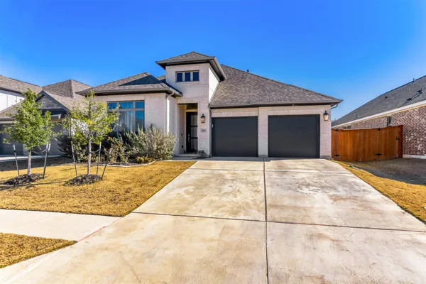 a house view with a backyard space