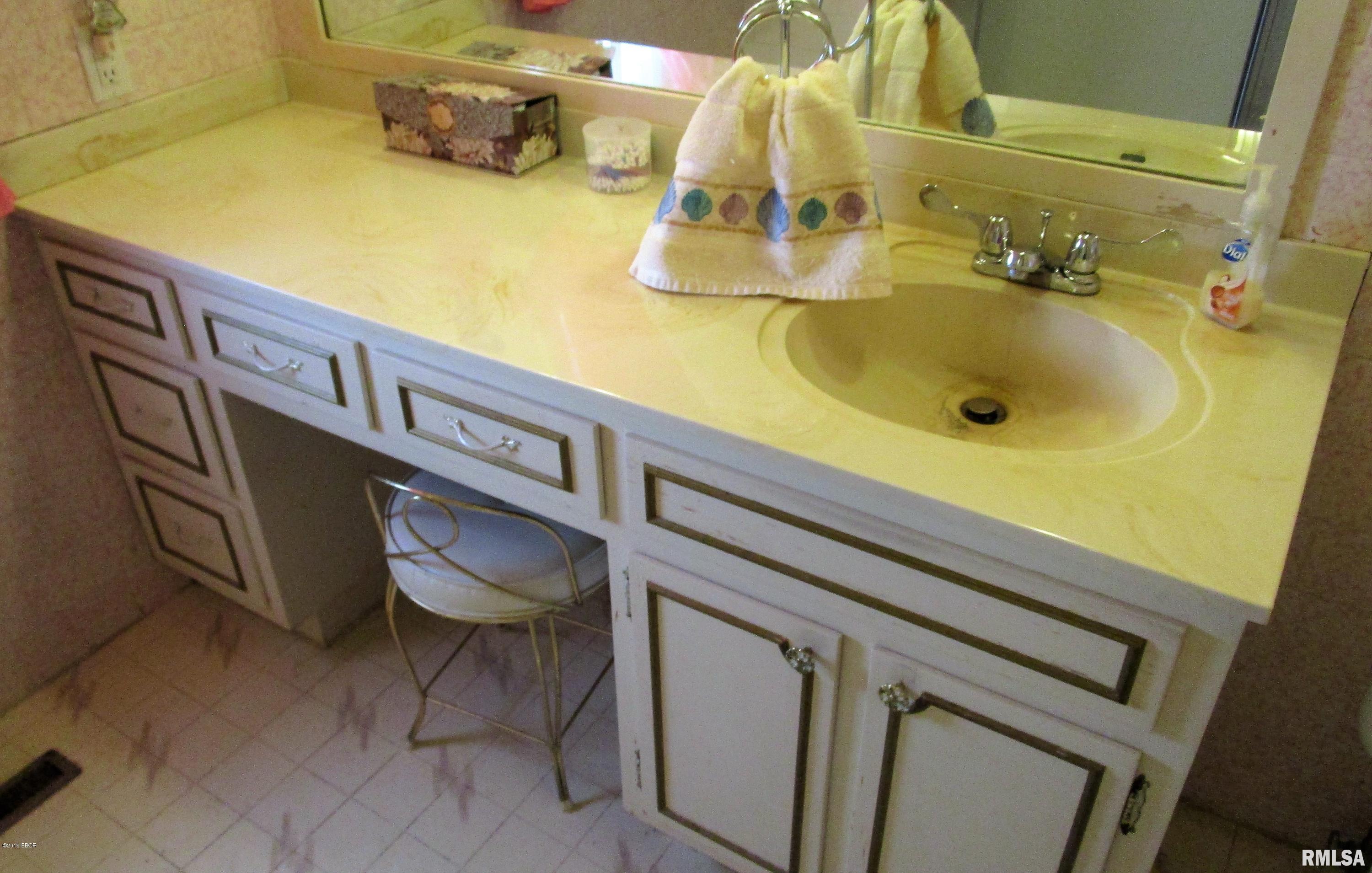 411 East 4th Street Flora, IL 62839 - Photo 28 of 50 Gallery Image 28