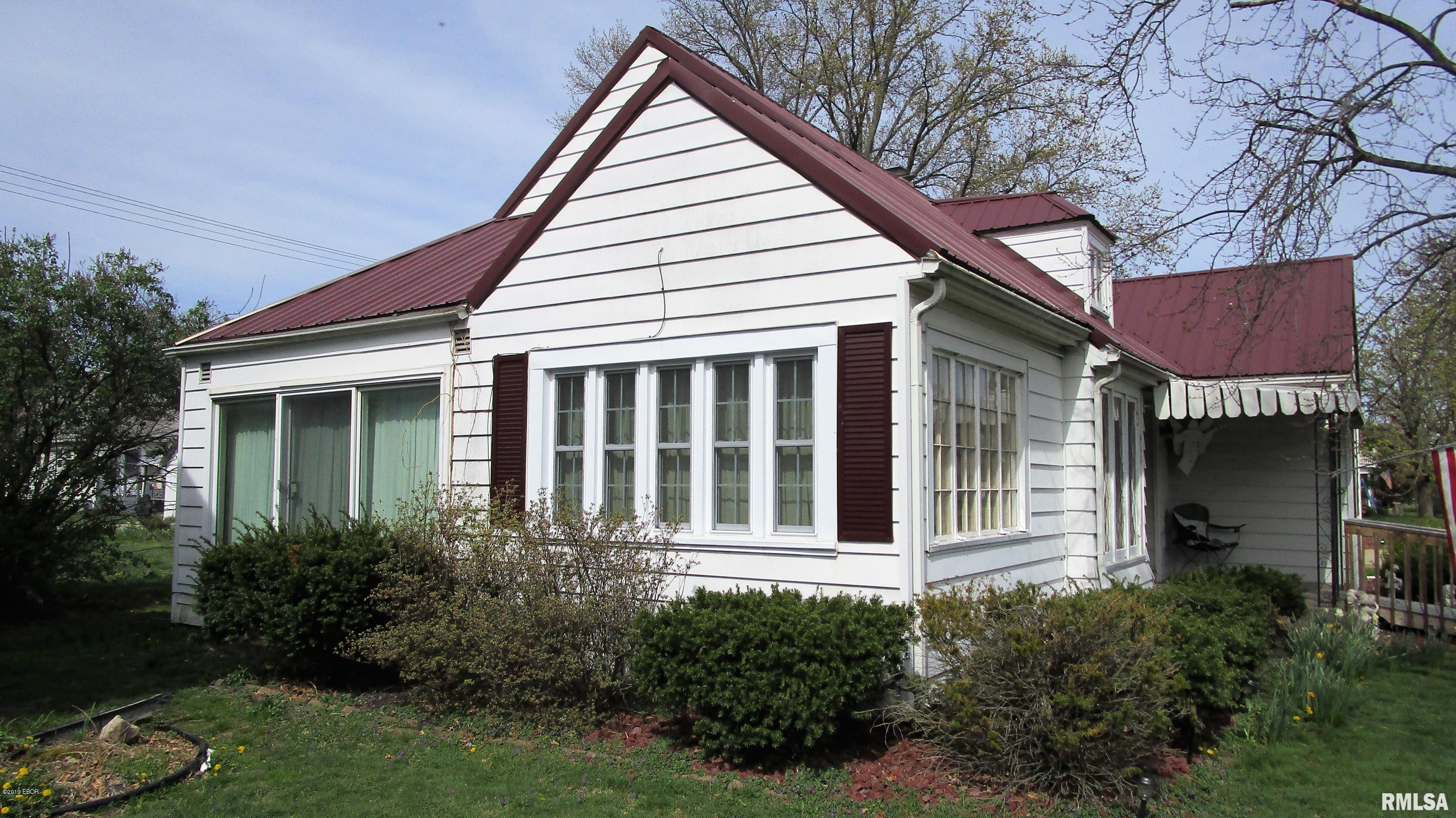 411 East 4th Street Flora, IL 62839 - Photo 6 of 50 Gallery Image 6