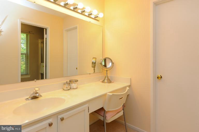 7800 Harrowgate Circle, Unit E Springfield, VA 22152 - Photo 14 of 23 Bath (Master)
