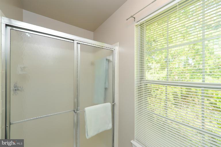 7800 Harrowgate Circle, Unit E Springfield, VA 22152 - Photo 9 of 23 Bath (Master)