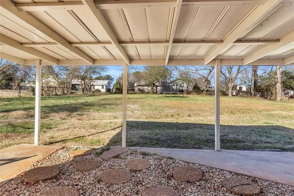 a view of a yard