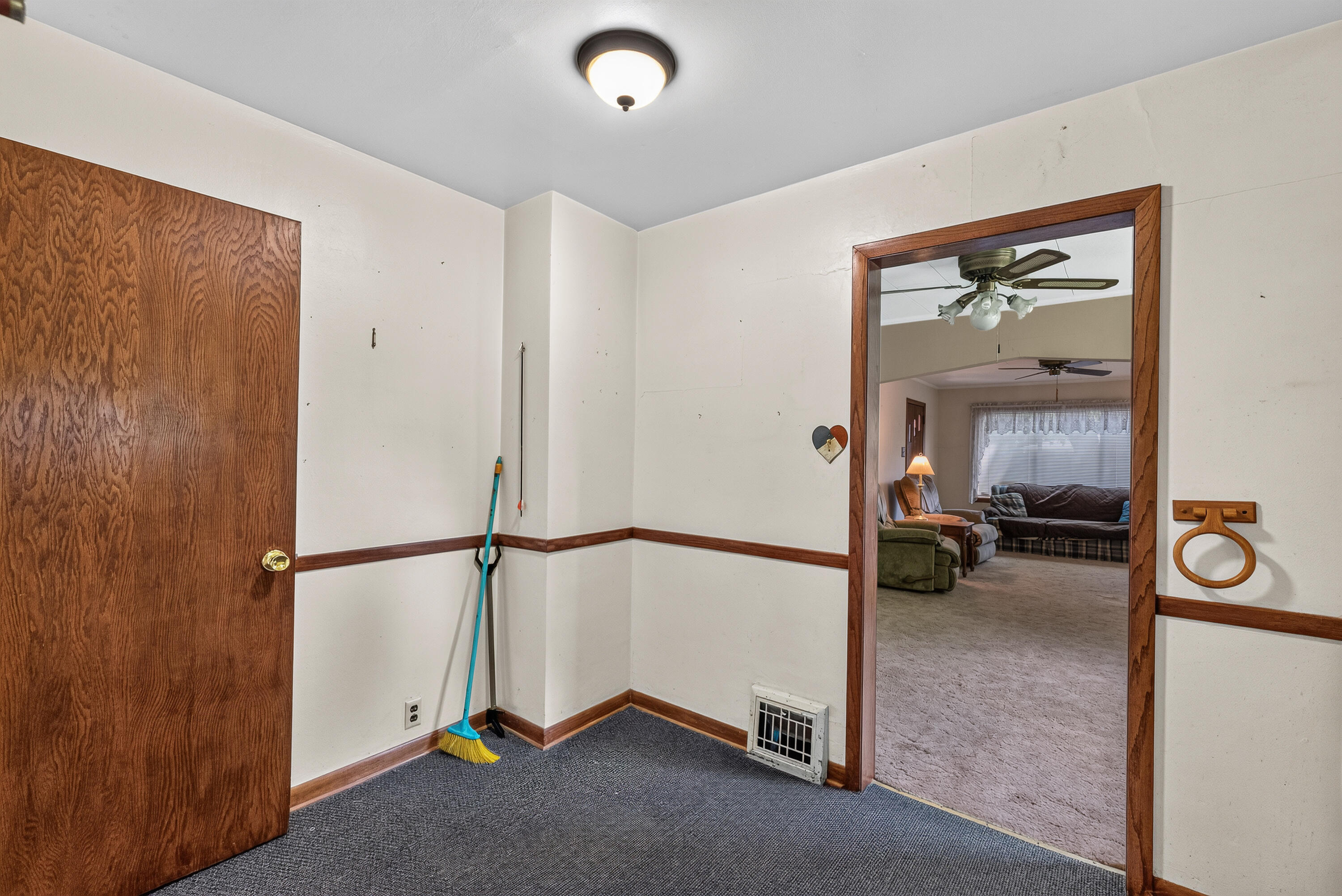 5649 North 78th Street Milwaukee, WI 53218 - Photo 3 of 23 5649 N 78th St-10