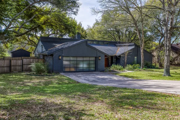 $775,000 | 2414 East Rosedale Drive, Brenham, TX 77833