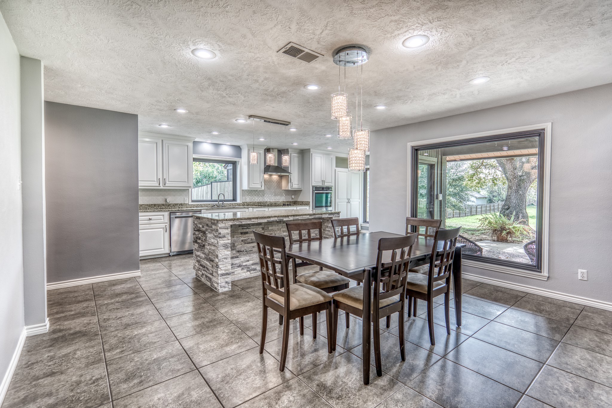 2414 East Rosedale Drive Brenham, TX 77833 - Photo 11 of 36