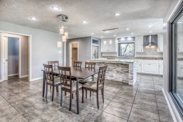 $775,000 | 2414 East Rosedale Drive, Brenham, TX 77833