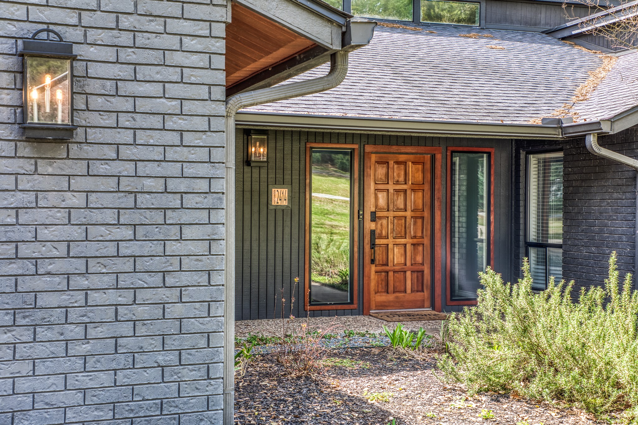 2414 East Rosedale Drive Brenham, TX 77833 - Photo 2 of 36