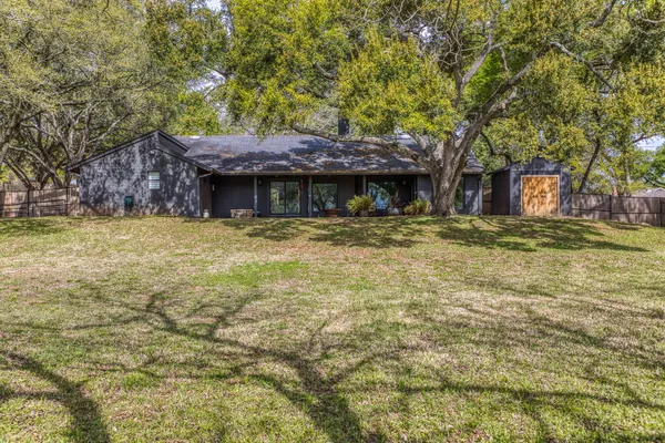 $775,000 | 2414 East Rosedale Drive, Brenham, TX 77833