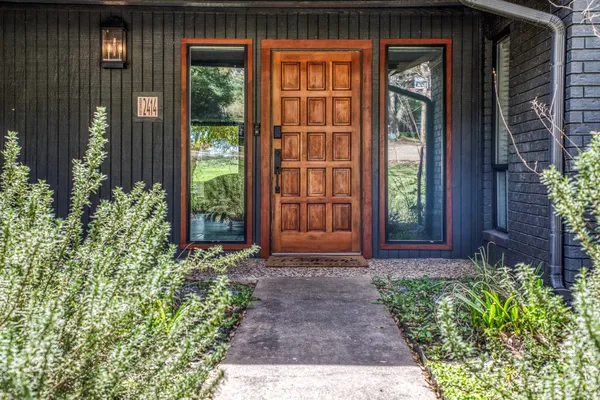 $775,000 | 2414 East Rosedale Drive, Brenham, TX 77833