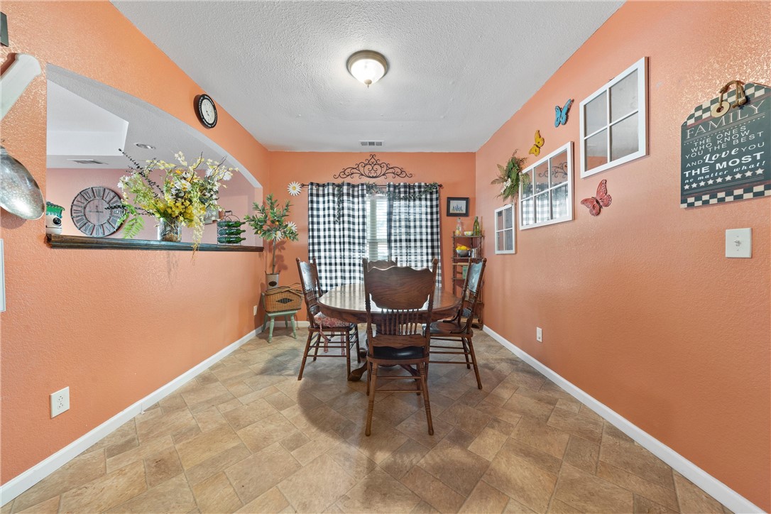 1209 New Dallas Highway Waco, TX 76705 - Photo 11 of 26