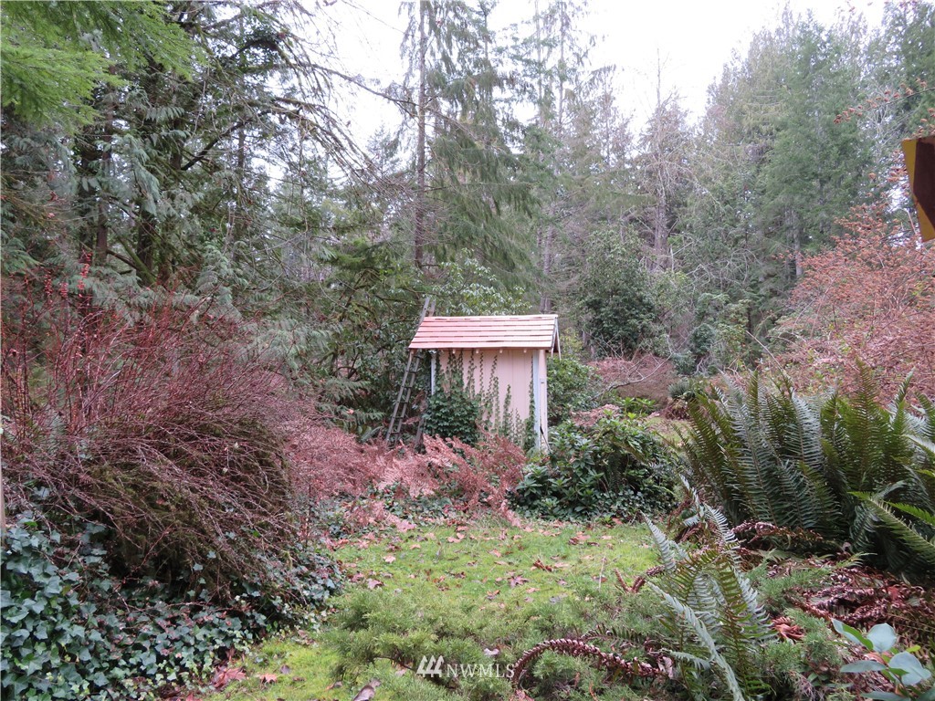 1747 Southwest Old Clifton Road Port Orchard, WA 98367 - Photo 3 of 19 Gallery Image 3
