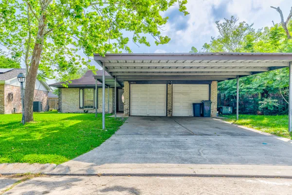 $1,500 | 4910 Redfish Reef Drive, Bacliff, TX 77518
