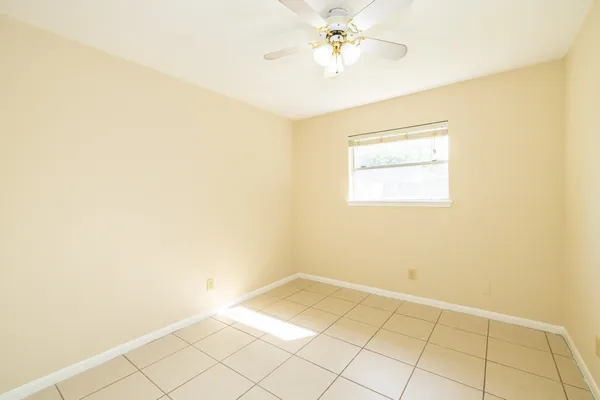 $1,500 | 4910 Redfish Reef Drive, Bacliff, TX 77518