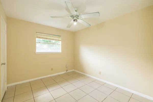 $1,500 | 4910 Redfish Reef Drive, Bacliff, TX 77518