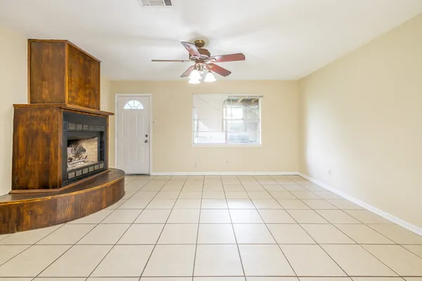 $1,500 | 4910 Redfish Reef Drive, Bacliff, TX 77518