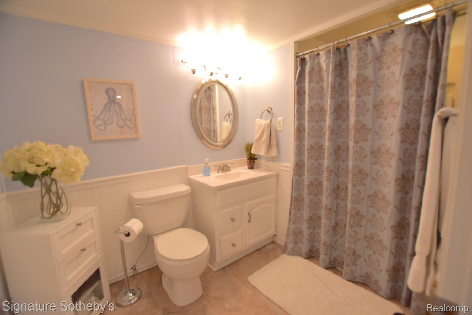18258 Beverly Road Franklin, MI 48025 - Photo 34 of 39 44JPG.jpg