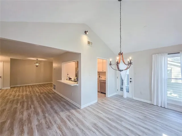 $320,000 | 2214 Lake Pointe Circle, Roswell, GA 30075