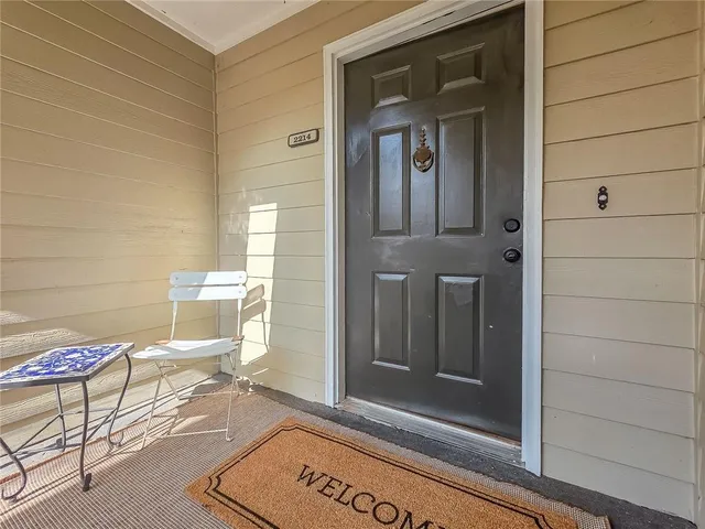 $320,000 | 2214 Lake Pointe Circle, Roswell, GA 30075