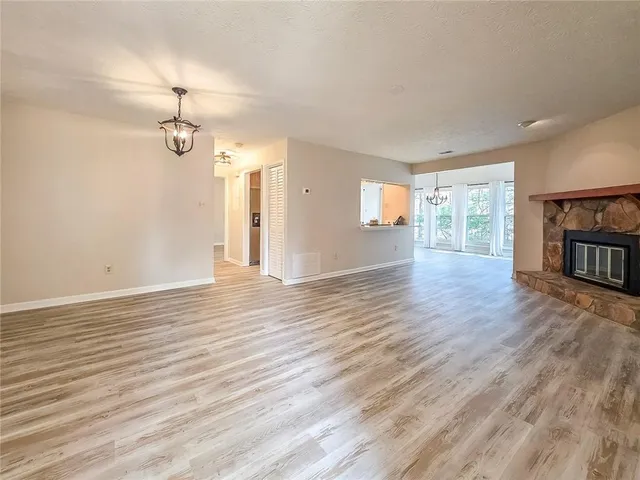 $320,000 | 2214 Lake Pointe Circle, Roswell, GA 30075