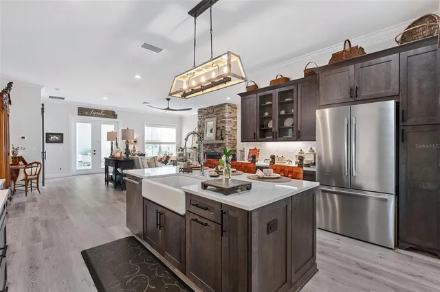 $759,500 | 622 West 11th Avenue, Mount Dora, FL 32757