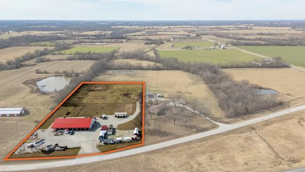 $399,900 | 2 Northwest 1st Lane, Lamar, MO 64759