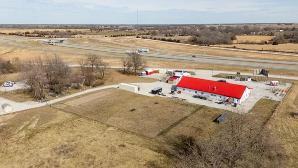 $399,900 | 2 Northwest 1st Lane, Lamar, MO 64759