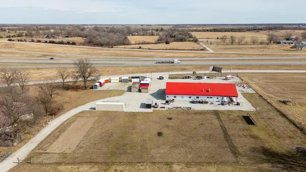 $399,900 | 2 Northwest 1st Lane, Lamar, MO 64759