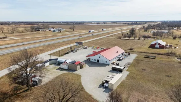 $399,900 | 2 Northwest 1st Lane, Lamar, MO 64759