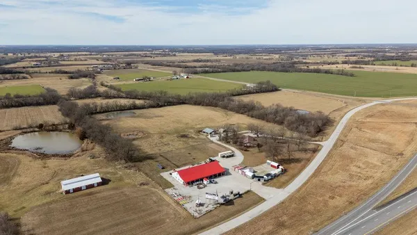 $399,900 | 2 Northwest 1st Lane, Lamar, MO 64759