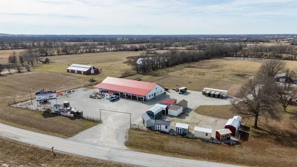 $399,900 | 2 Northwest 1st Lane, Lamar, MO 64759