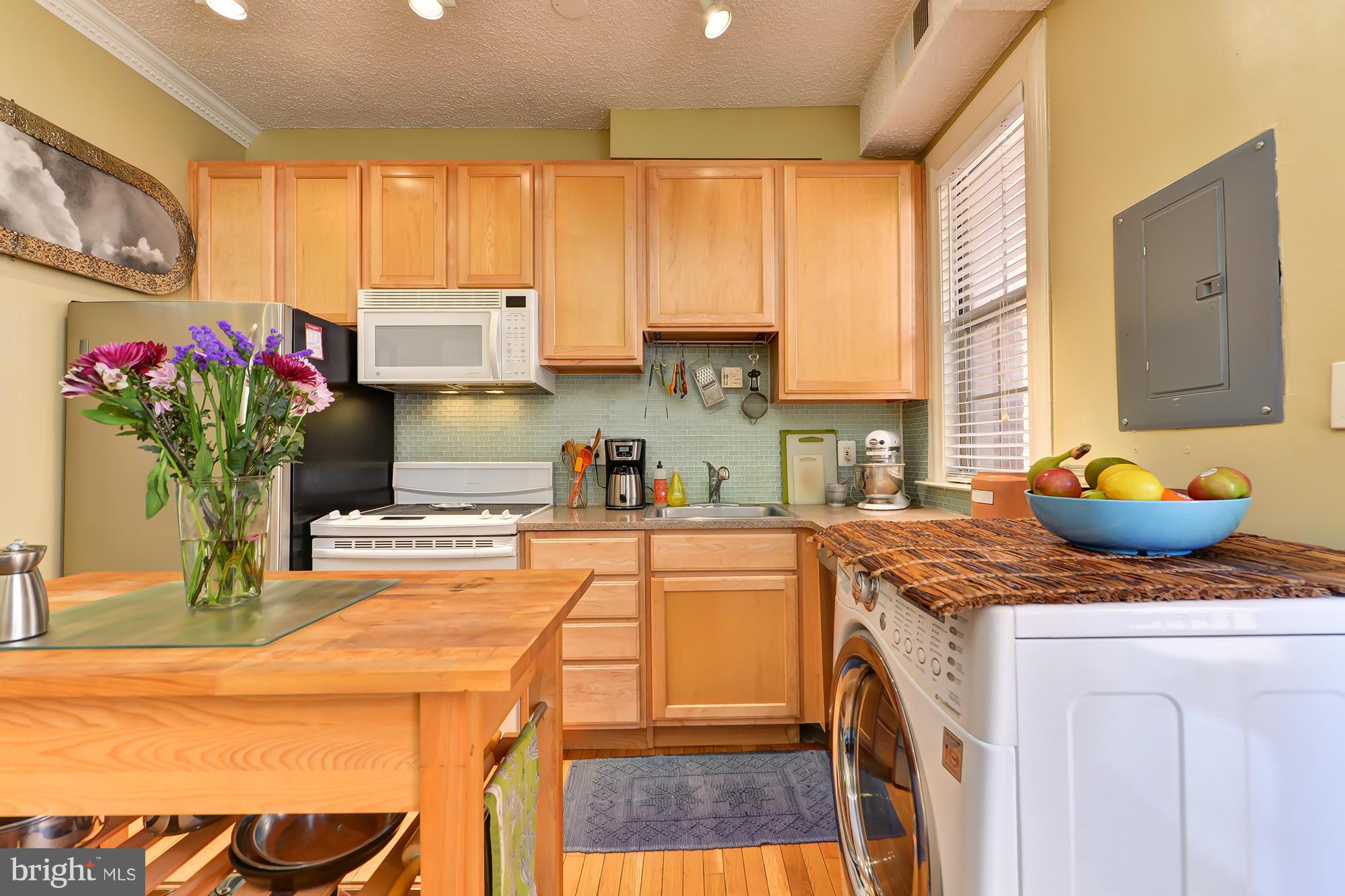 1401 Columbia Road Northwest, Unit 209 Washington, DC 20009 - Photo 7 of 17 Kitchen