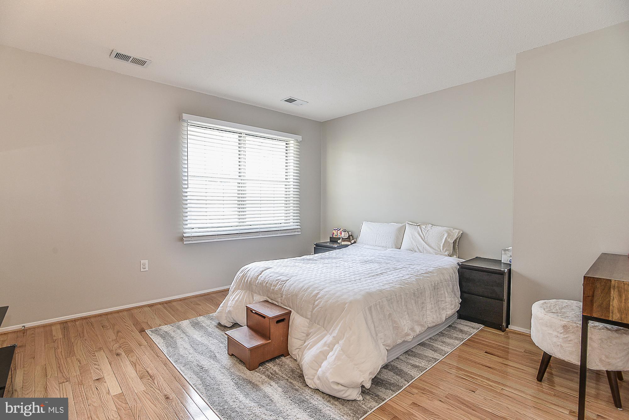 2343 Hunters Square Court Reston, VA 20191 - Photo 17 of 25 Master bedroom