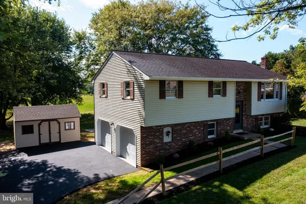 $395,000 | 2891 Newport Road, Manheim, PA 17545