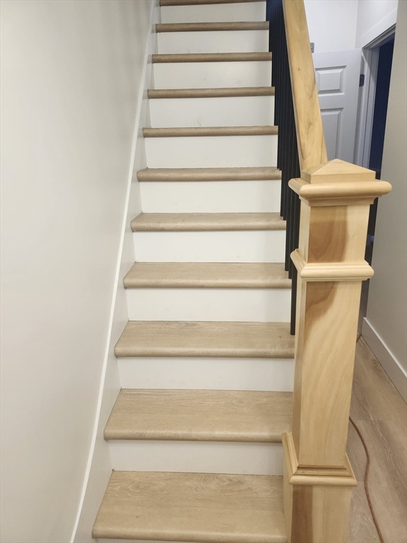 264 Bowen Street, Unit 264 Boston, MA 02127 - Photo 7 of 18 a view of entryway