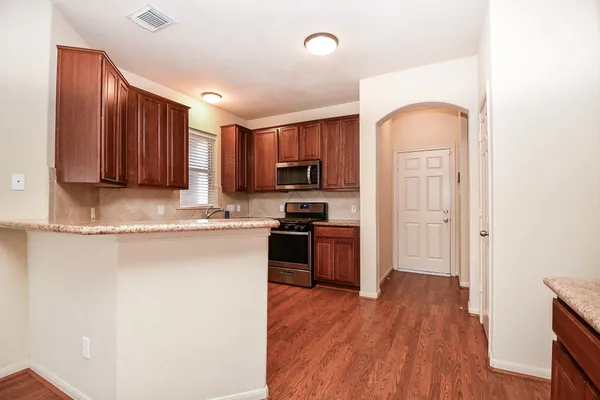 $2,350 | 5215 Brinkman Court, Houston, TX 77091