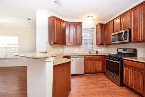 $2,350 | 5215 Brinkman Court, Houston, TX 77091