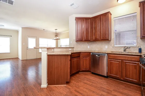$2,350 | 5215 Brinkman Court, Houston, TX 77091