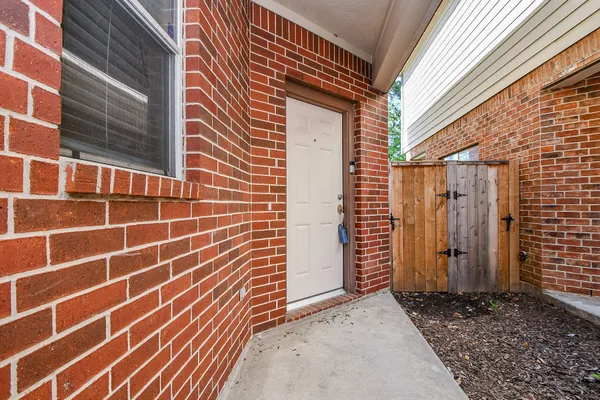 $2,350 | 5215 Brinkman Court, Houston, TX 77091