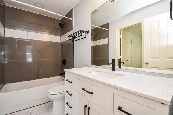 $2,350 | 5215 Brinkman Court, Houston, TX 77091