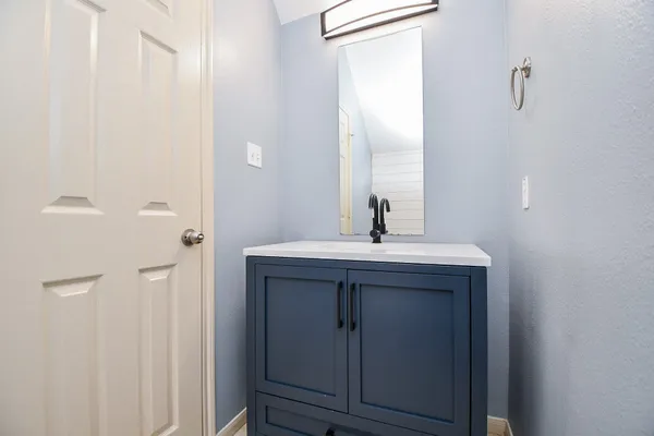 $2,350 | 5215 Brinkman Court, Houston, TX 77091