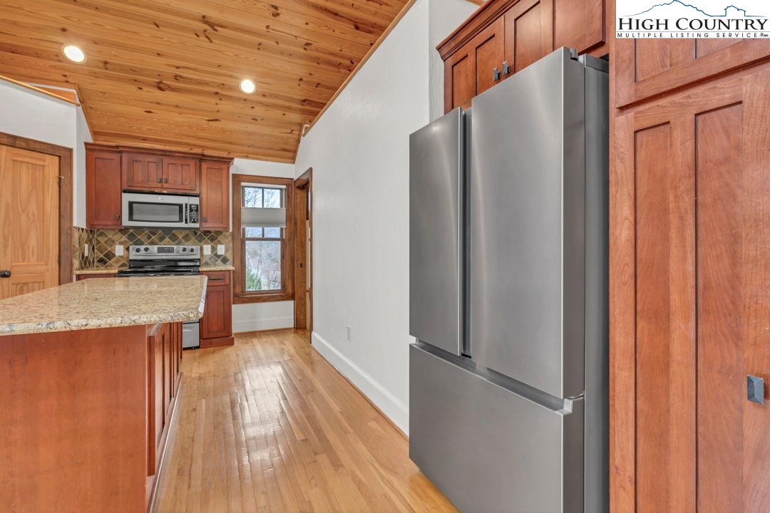 510 Ransom Street Blowing Rock, NC 28605 - Photo 13 of 45