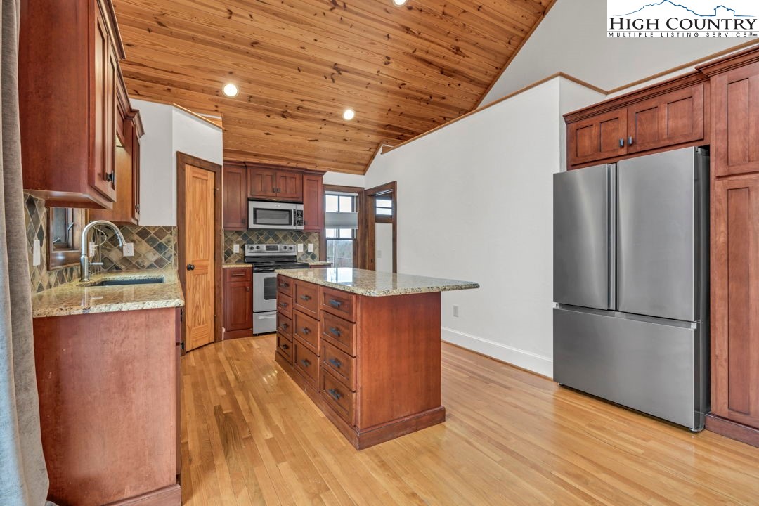 510 Ransom Street Blowing Rock, NC 28605 - Photo 14 of 45
