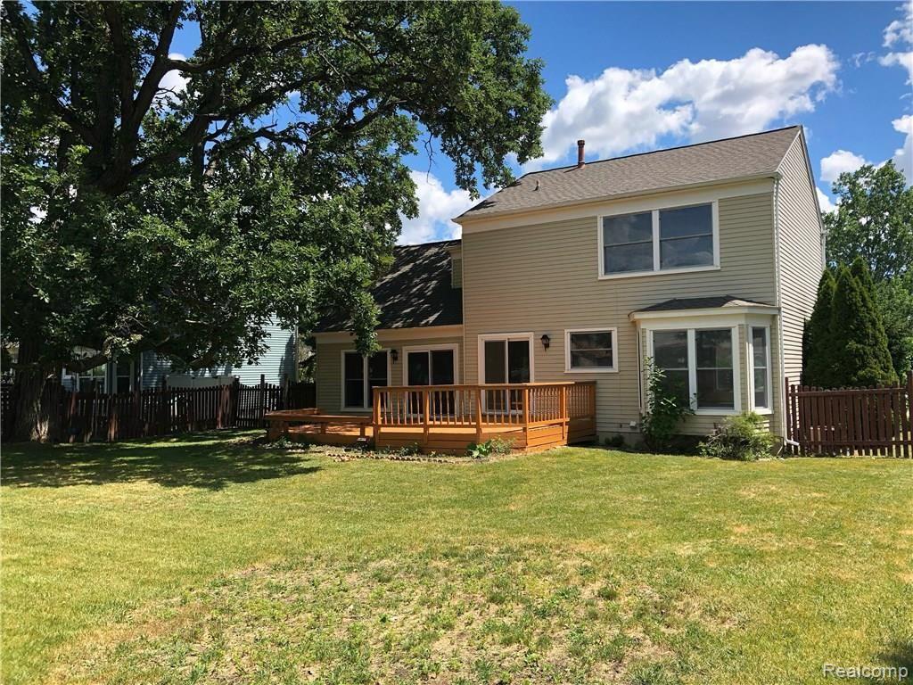 1099 Paddington Road Canton, MI 48187 - Photo 3 of 13