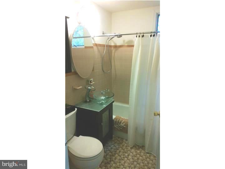 410 Tanner Road Hatboro, PA 19040 - Photo 8 of 23 Bathroom