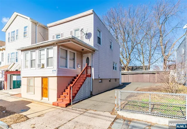 $400,000 | 197-199 16th Avenue, Paterson, NJ 07501