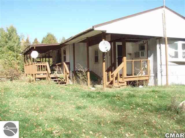1160 East Maple Road Clare, MI 48617 - Photo 5 of 7 1766761-4.JPG