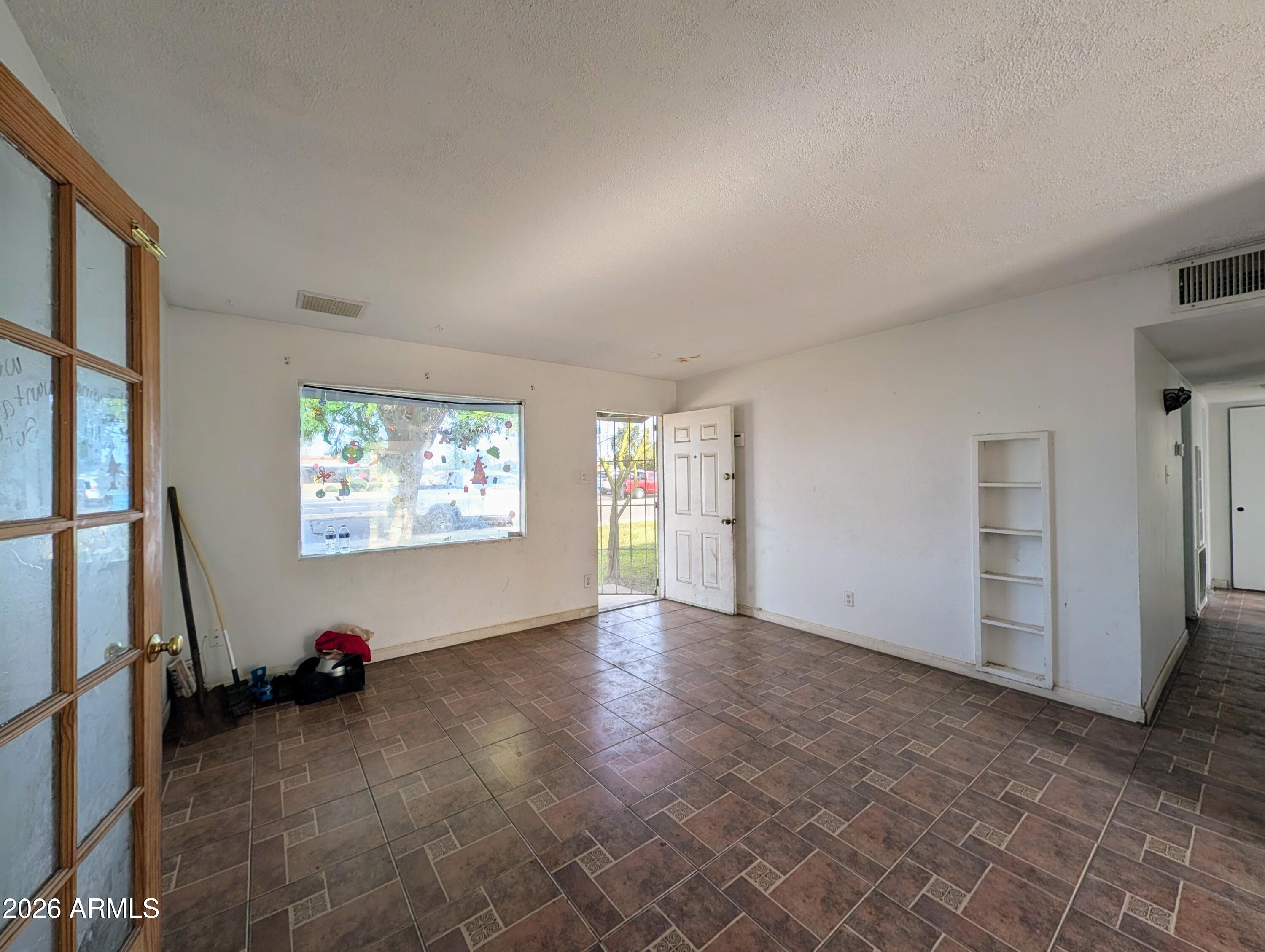 3305 West Bethany Home Road Phoenix, AZ 85017 - Photo 9 of 48 3305 W BETHANY HOME RD