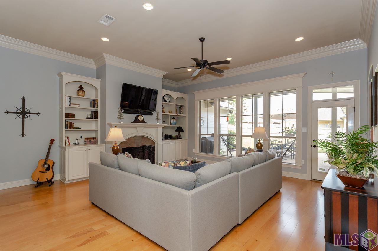 8679 Highcrest Drive Baton Rouge, LA 70809 - Photo 10 of 32 Gallery Image 10