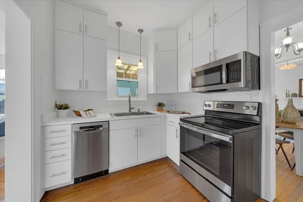 $425,000 | 943 Queen Street North, St. Petersburg, FL 33713